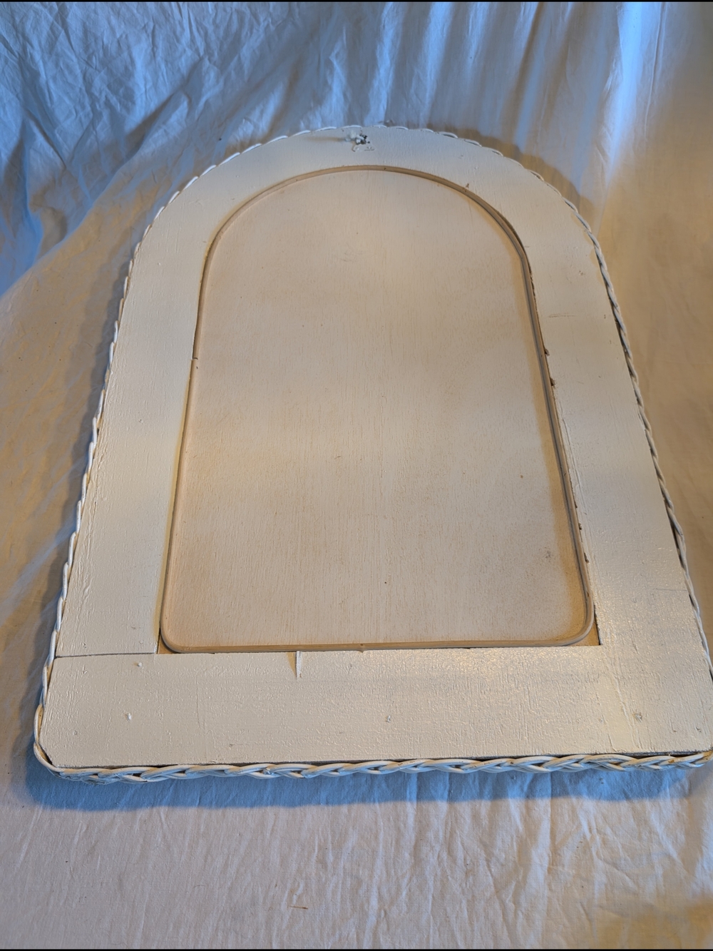 2/140$ Vintage White Wicker Arch Wall Mirror - Picture 3 of 5